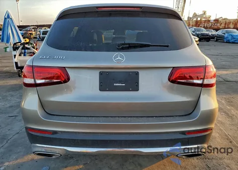 2019 Mercedes-Benz Glc 300 from USA, damaged, VIN WDC0G4JB5KV135543